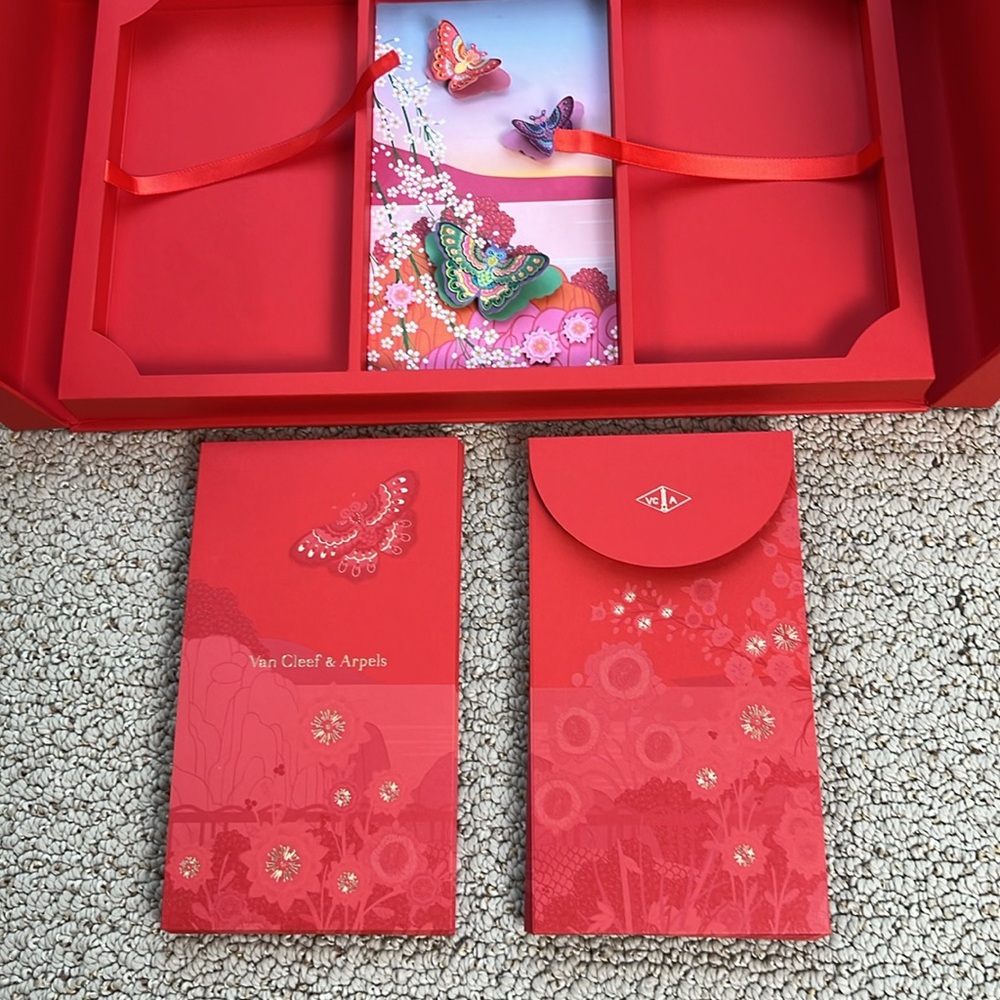 Van Cleef & Arpels 2025 lunar new year red envelope (box + 20 envelopes) - Picture 9 of 12